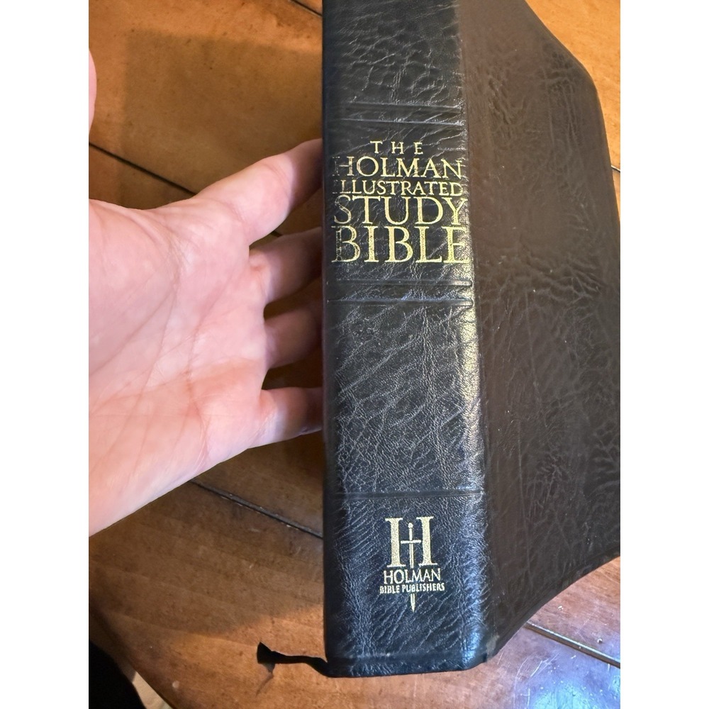 The Holman Illustrated Study Bible CSB  Black Bonded Leather 2006
